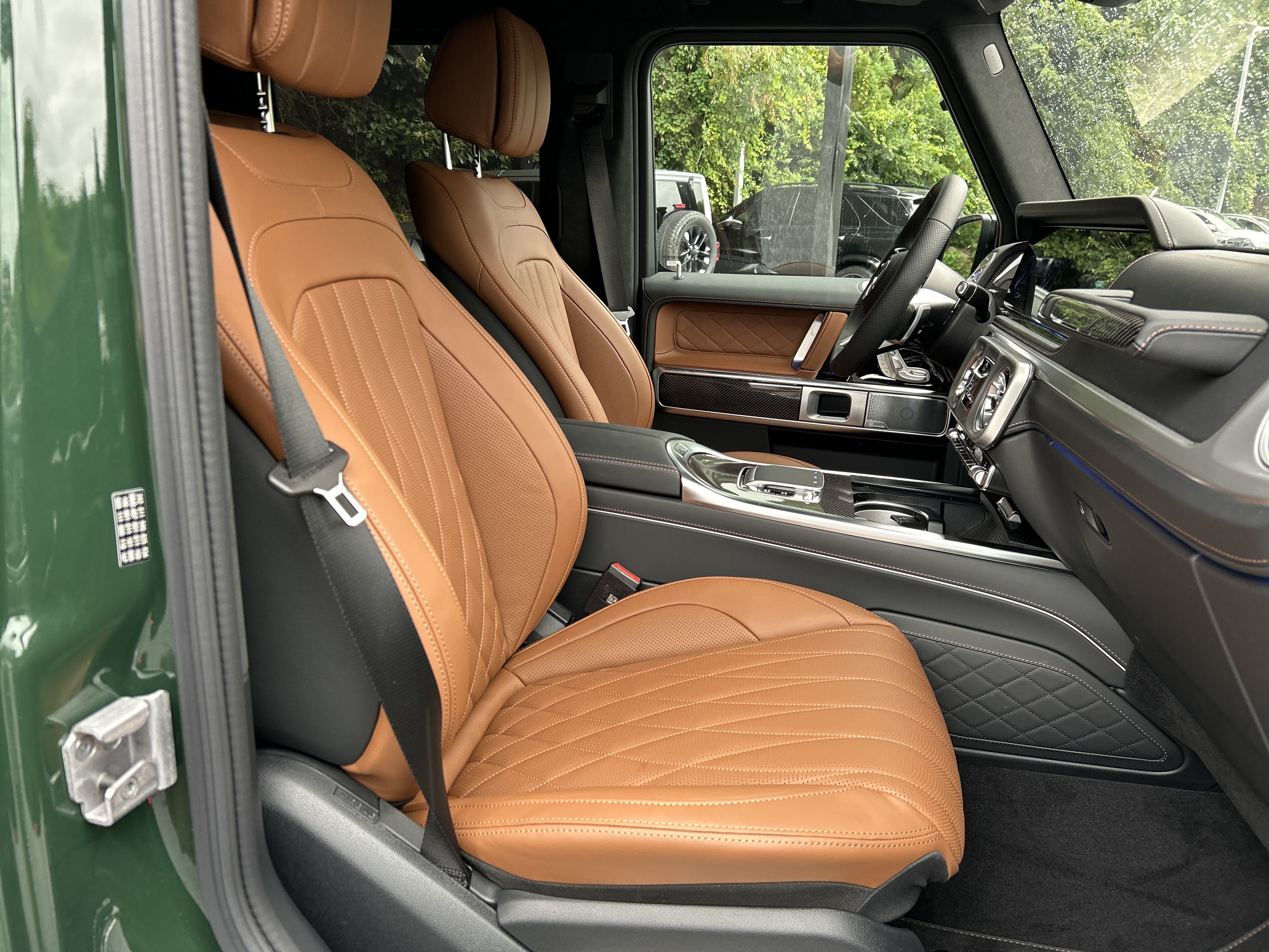 New 2026 MANUFAKTUR Deep Green Non-Metallic Mercedes-Benz G 580e SUV image 44