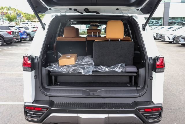 New 2026 Eminent White Pearl Lexus LX 700h LUXURY image 14