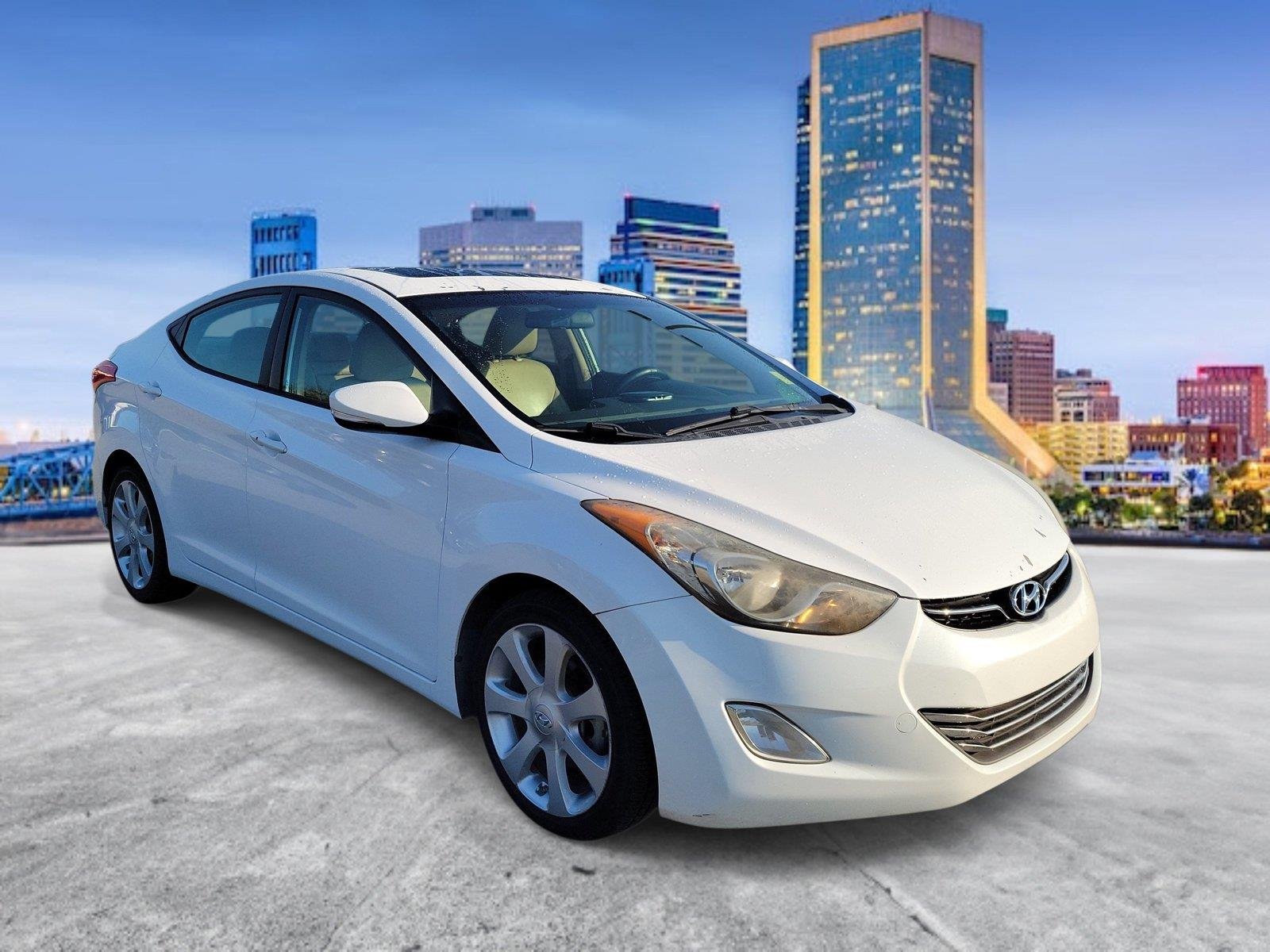 Used 2013 Shimmering White Hyundai Limited image 4