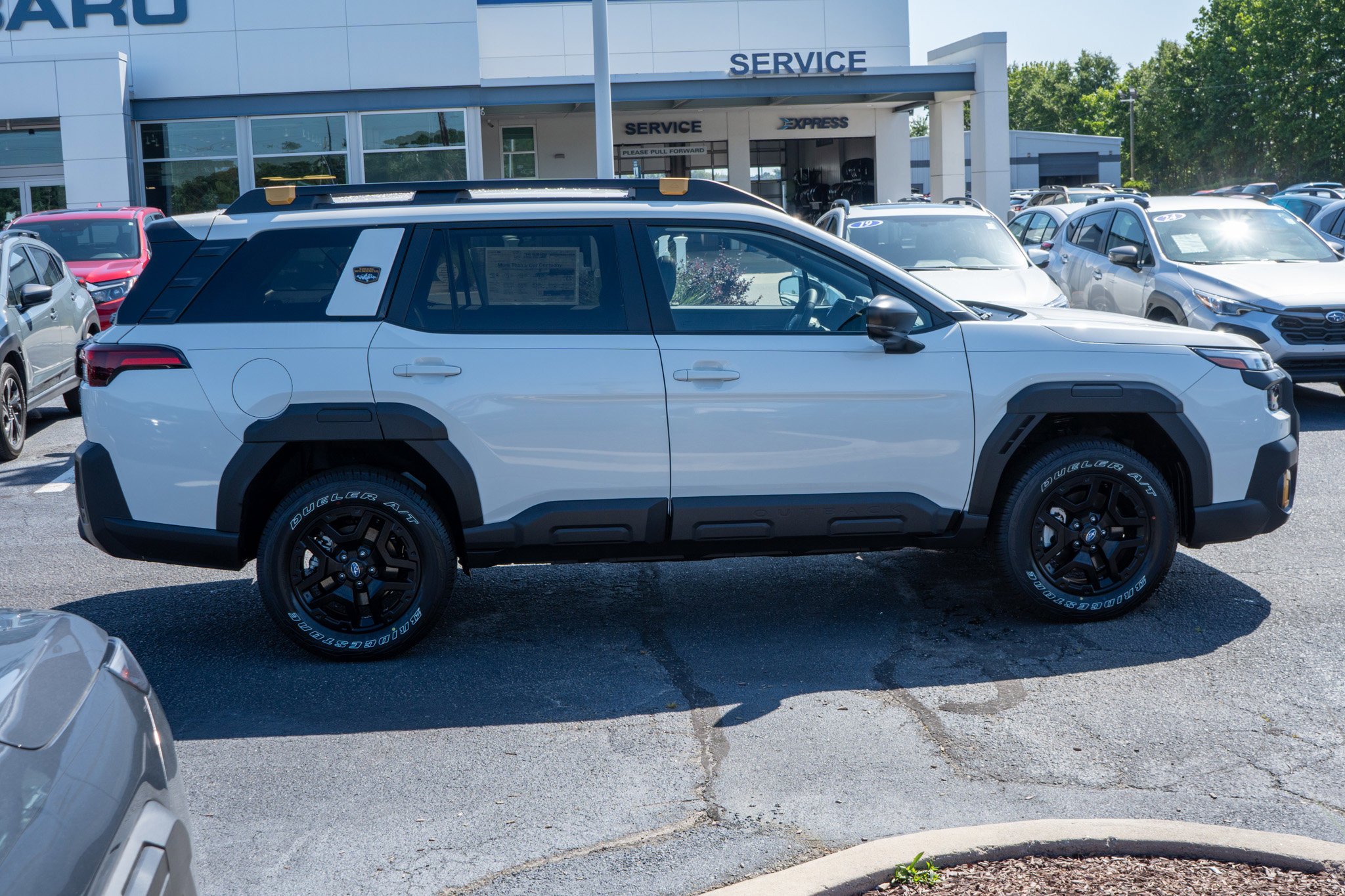 New 2026 CRYSTAL WHITE PEARL Subaru Wilderness image 2