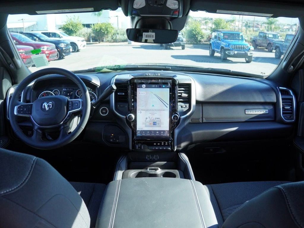 New 2026 Diamond Black Crystal Pearl-Coat Exterior Paint RAM Big Horn Night Edition image 25