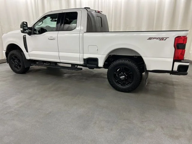 Used 2023 White Ford XLT image 3