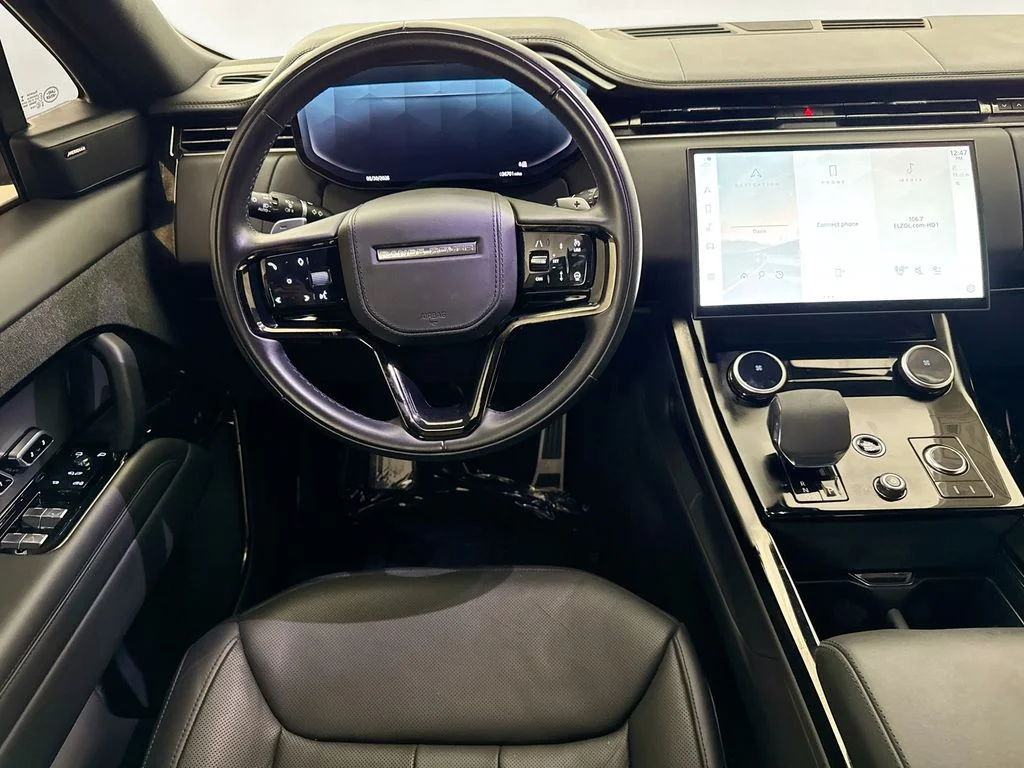 Certified Used 2023 White Land Rover SE Dynamic image 23