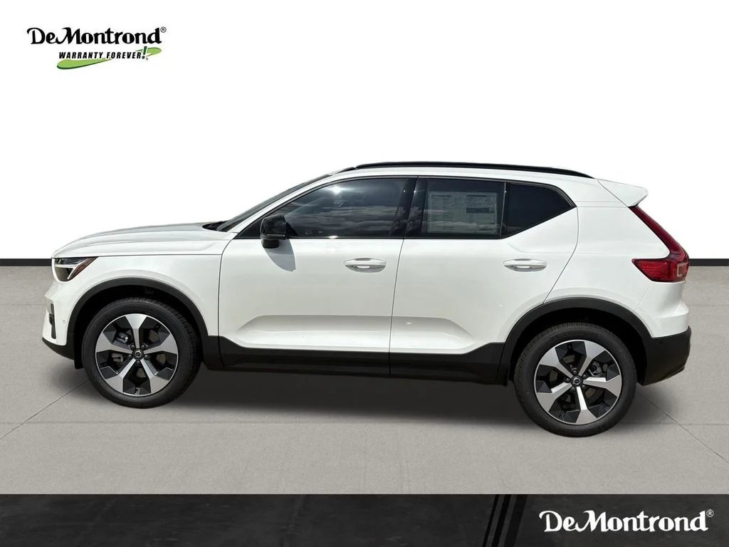 2026 Volvo XC40 Plus - Photo 8