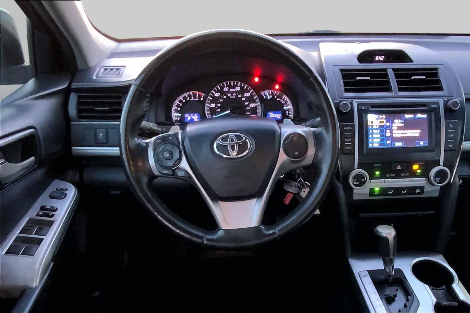 Used 2013 Classic Silver Metallic Toyota SE image 5