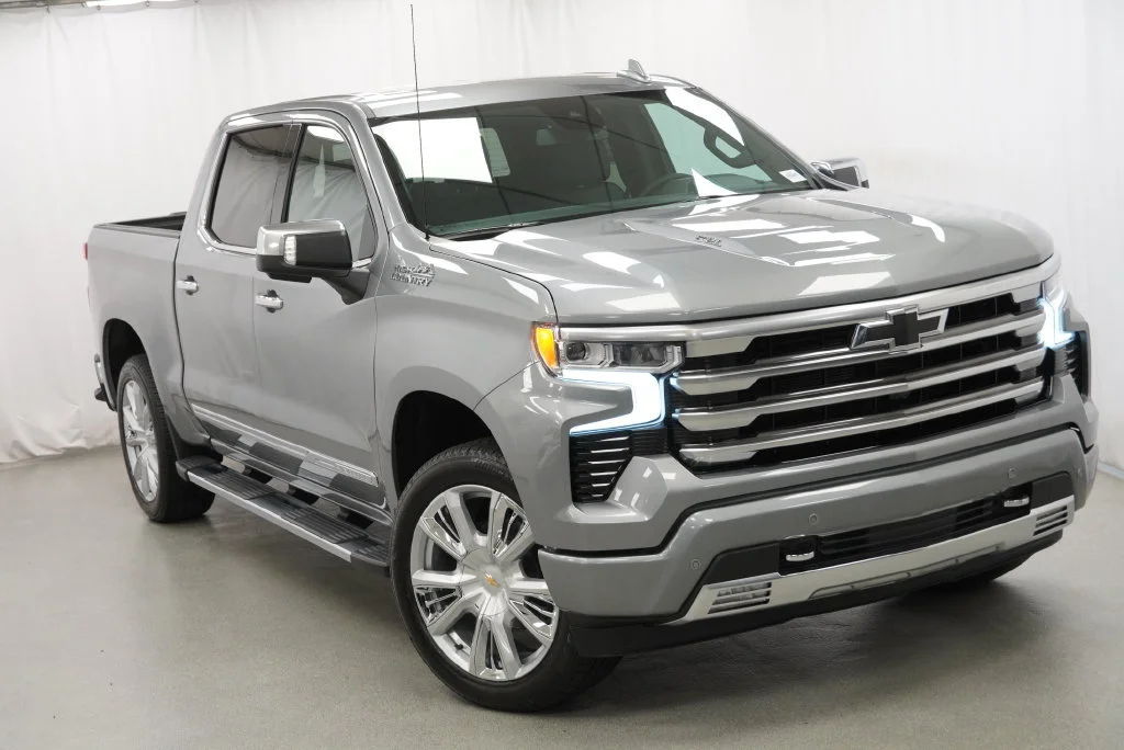 New 2026 Sterling Gray Metallic Chevrolet High Country image 34