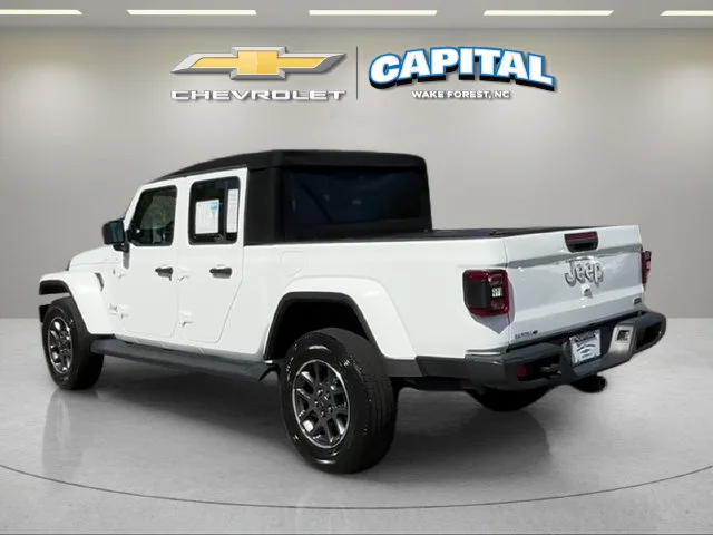 Used 2020 White Jeep Overland 4x4 image 3
