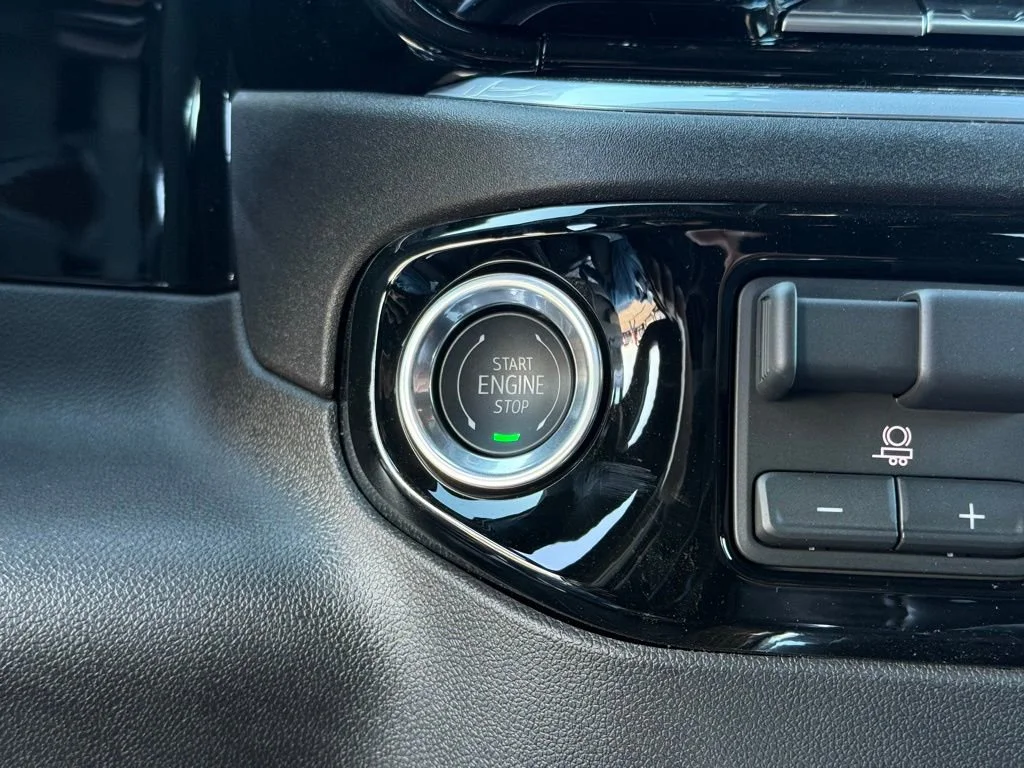 New 2026 Onyx Black GMC Elevation image 22