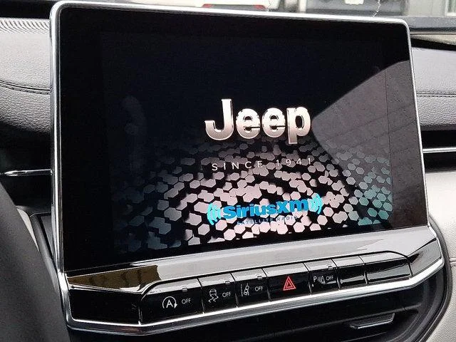 New 2026 Red Hot Pearl-Coat Exterior Paint Jeep Limited image 9