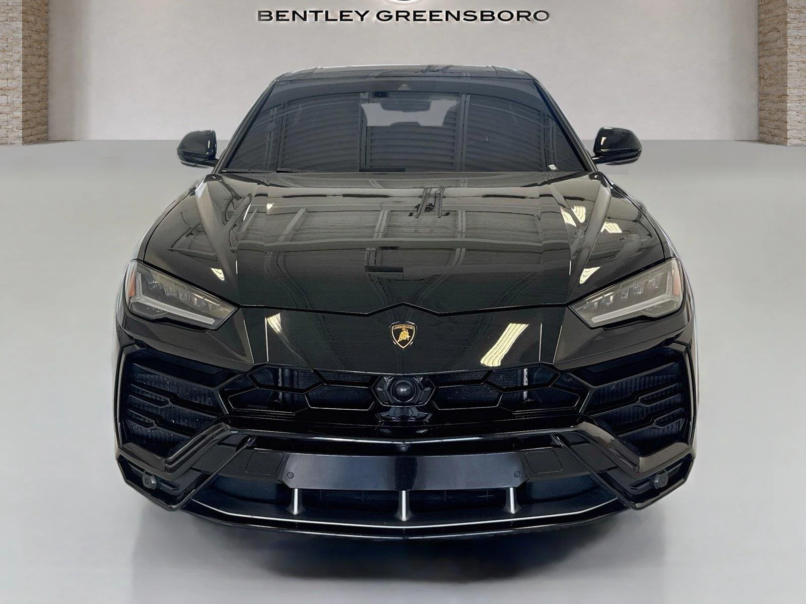 Used 2020 Nero Helene Metallic Lamborghini Base image 8