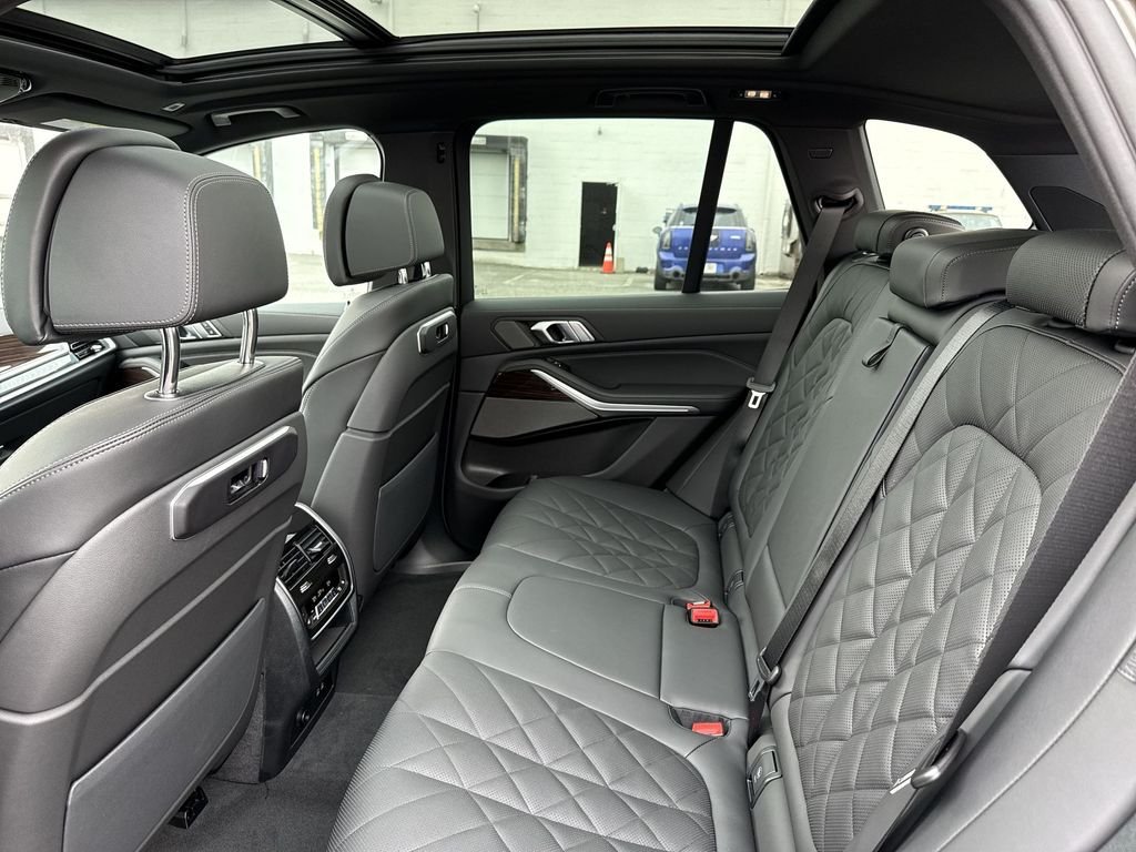 New 2026 Green Metallic BMW xDrive40i image 23