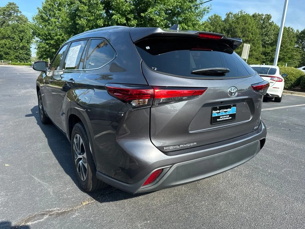 Used 2023 Magnetic Gray Metallic Toyota XLE image 5
