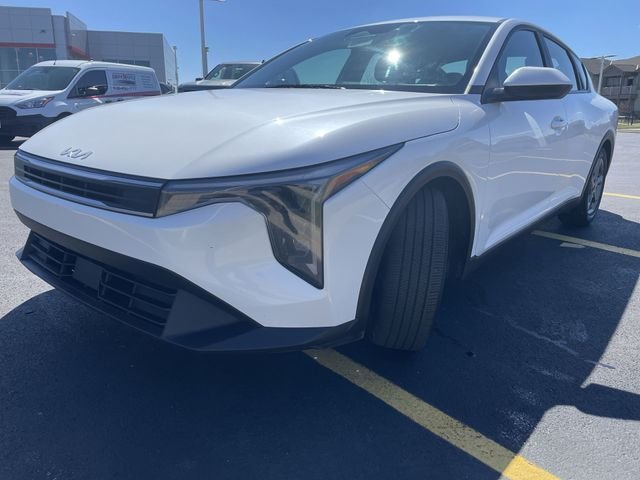 2025 Kia K4 LXS - Photo 12