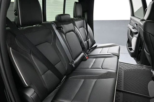 New 2026 Diamond Black Crystal Pearl-Coat Exterior Paint RAM Laramie image 15