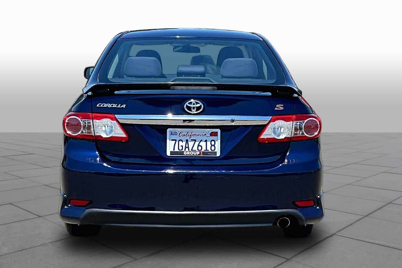 Used 2011 Nautical Blue Metallic Toyota LE image 4