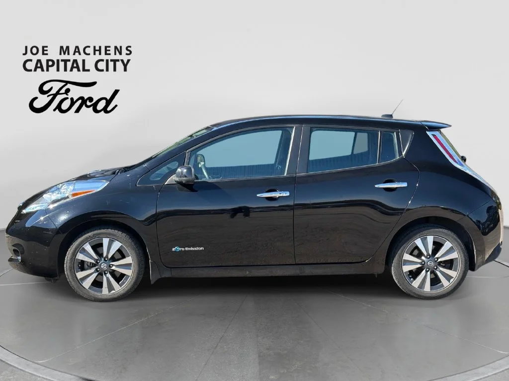 Used 2017 Black Nissan SV image 9