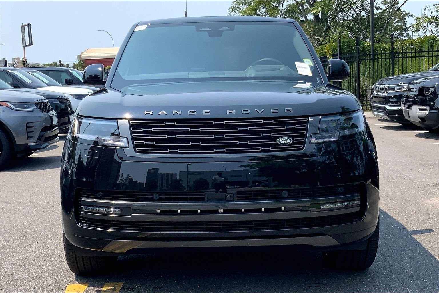 New 2026 Santorini Black Land Rover SE image 3