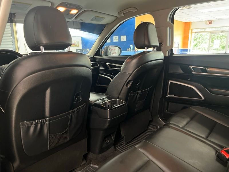 Used 2020 Purple Kia LX image 16