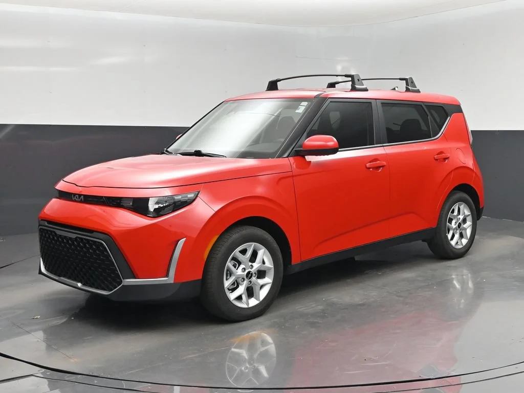 Used 2025 Red Kia LX image 22