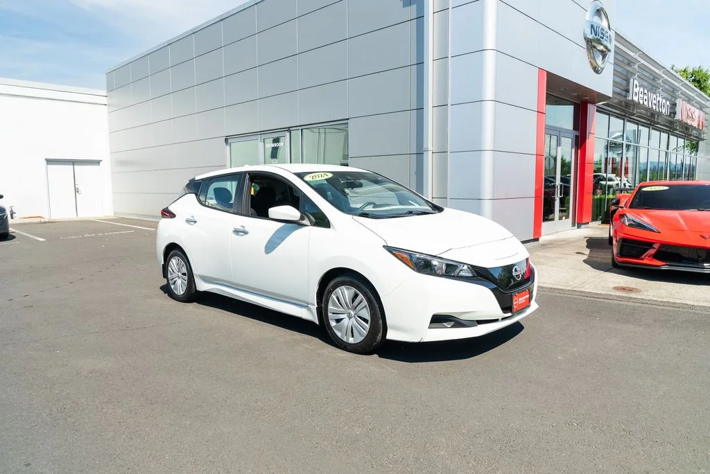 Used 2024 White Nissan S image 26