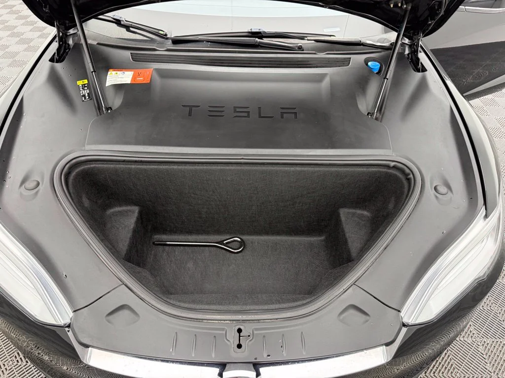 Used 2018 Black Tesla 75D image 15