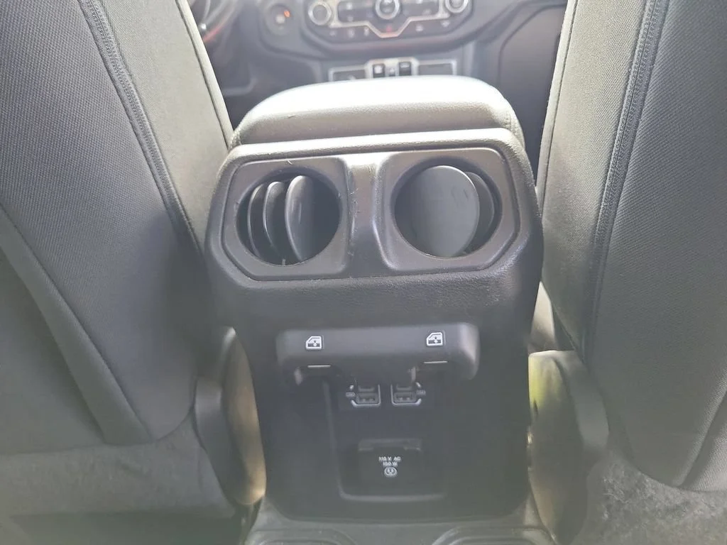 Used 2021 White Jeep Sahara 4x4 image 20