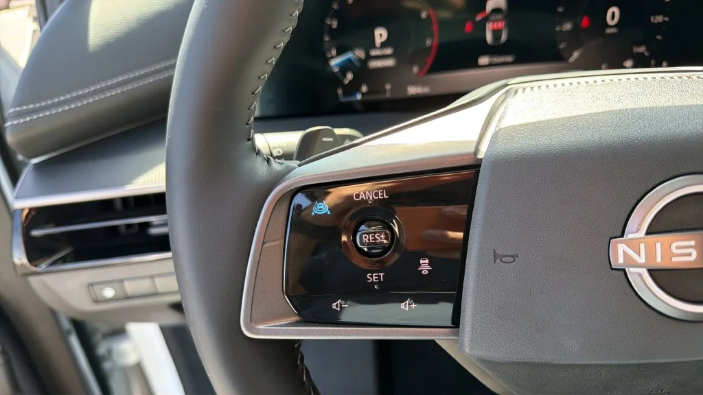 Used 2025 White Nissan SV image 21