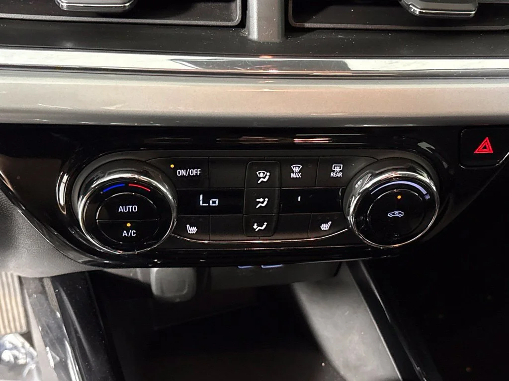 Used 2025 White Chevrolet LT image 36