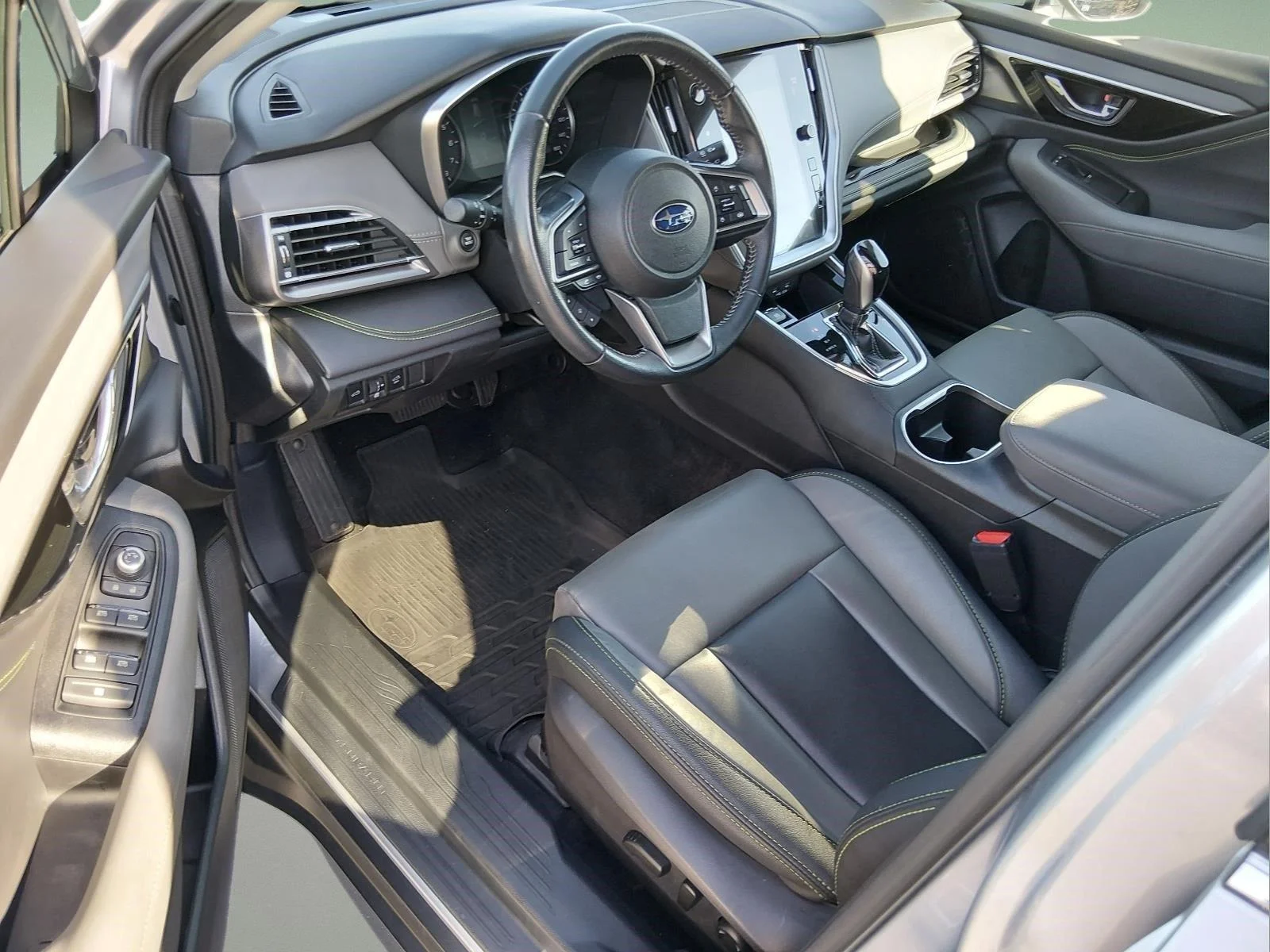 Used 2022 Ice Silver Metallic Subaru Onyx Edition XT image 15