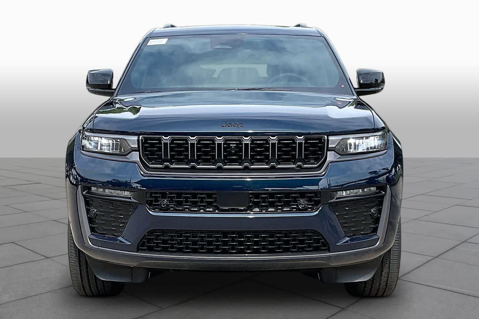 New 2026 Fathom Blue Pearl-Coat Exterior Paint Jeep Limited Reserve image 3