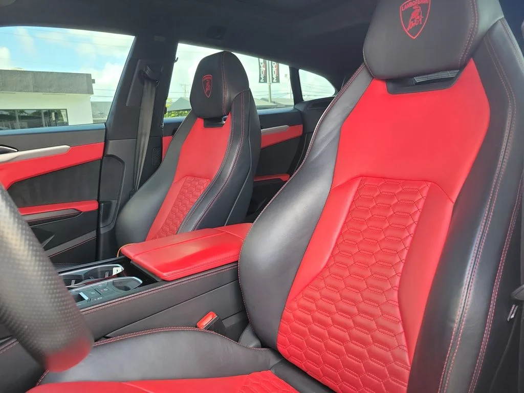 Used 2022 White Lamborghini Base image 21