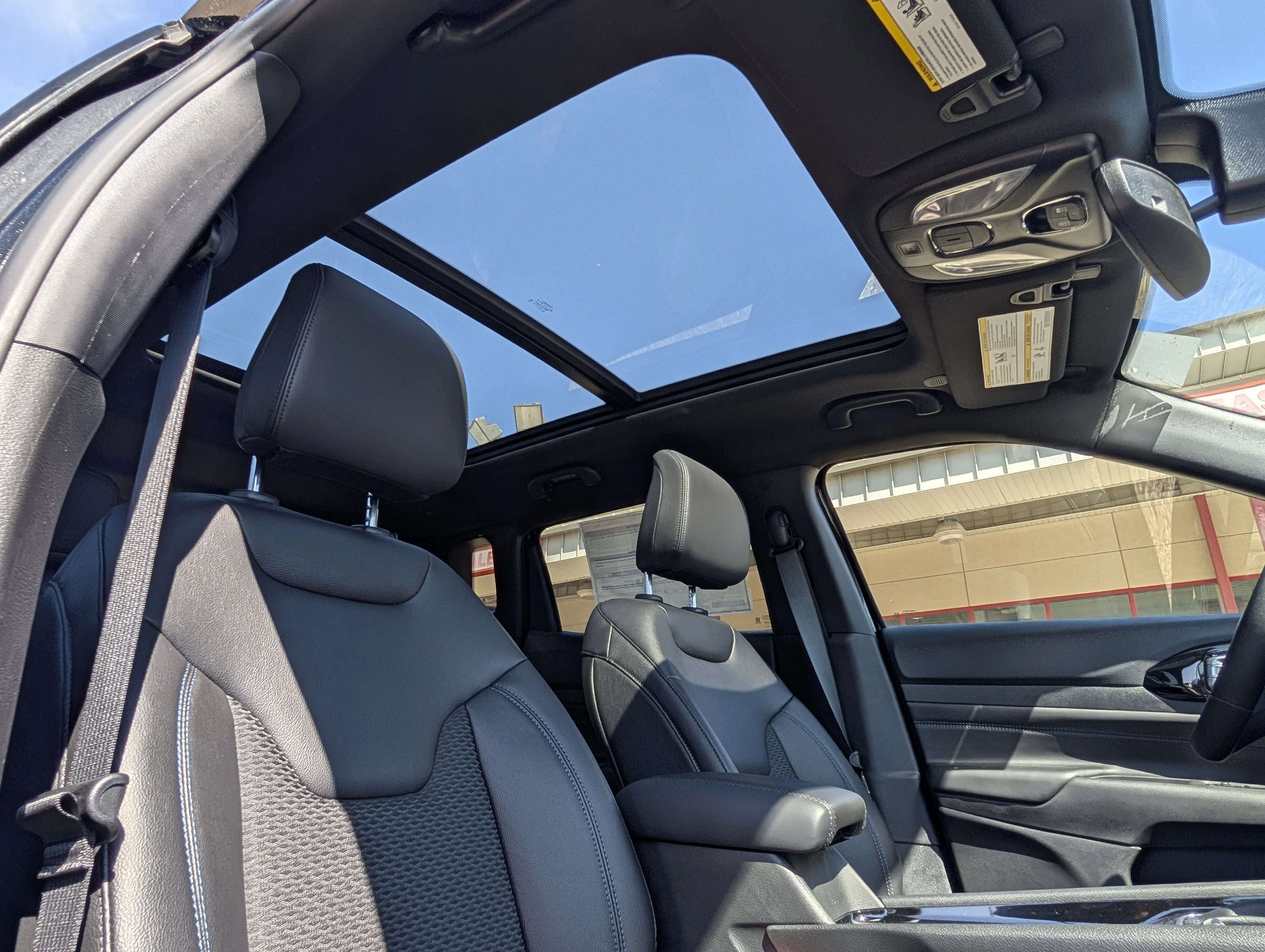 New 2026 Diamond Black Crystal Pearl Jeep North image 22