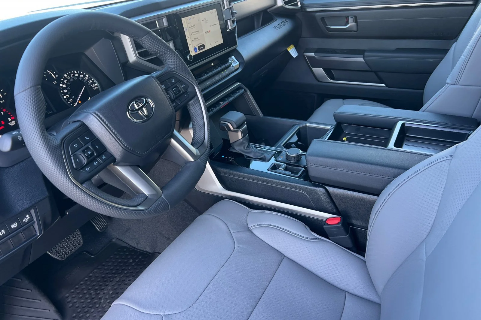 2026 Toyota Tundra SR5 - Photo 6