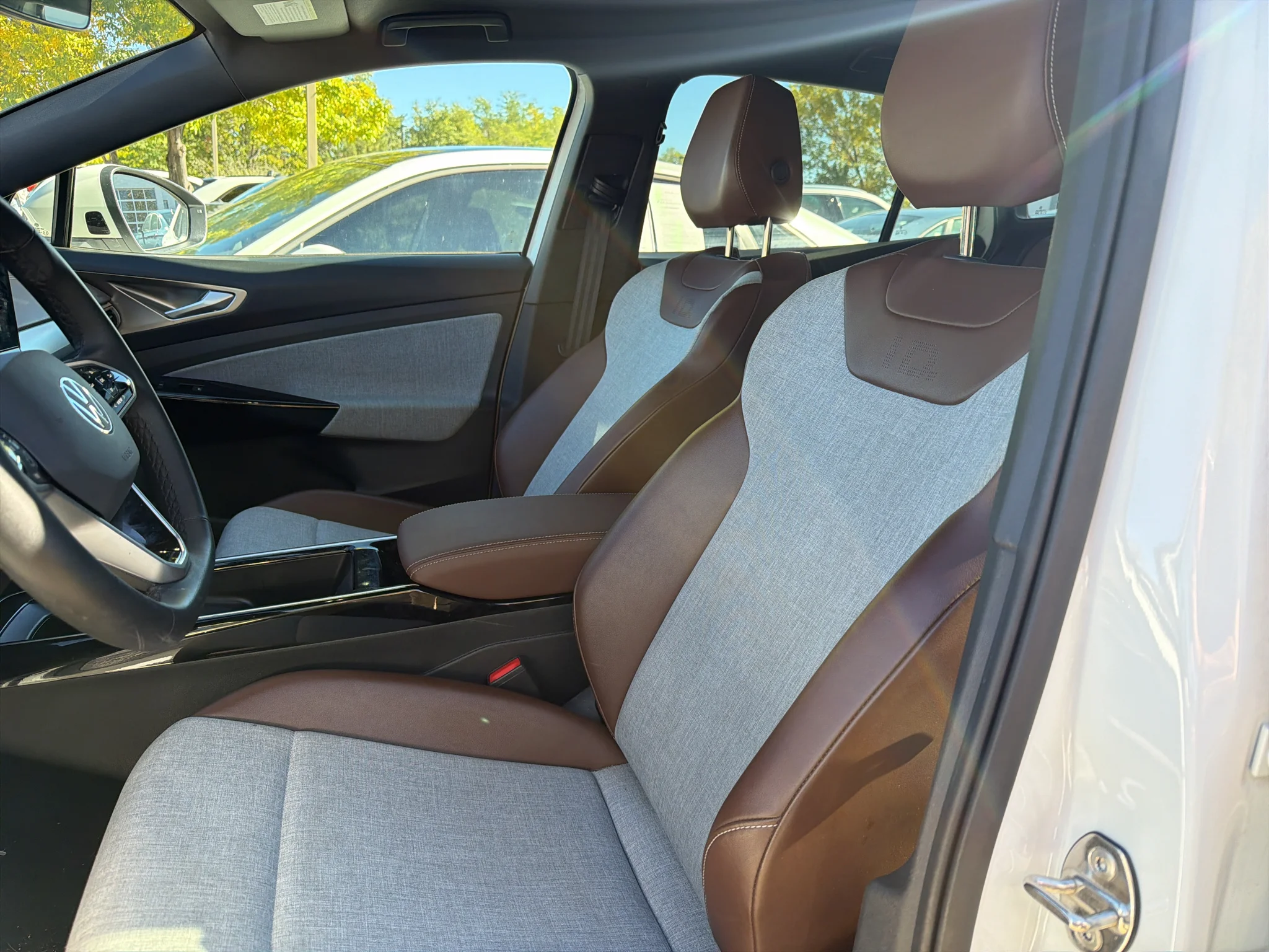 Used 2023 Pure White Volkswagen Pro image 11