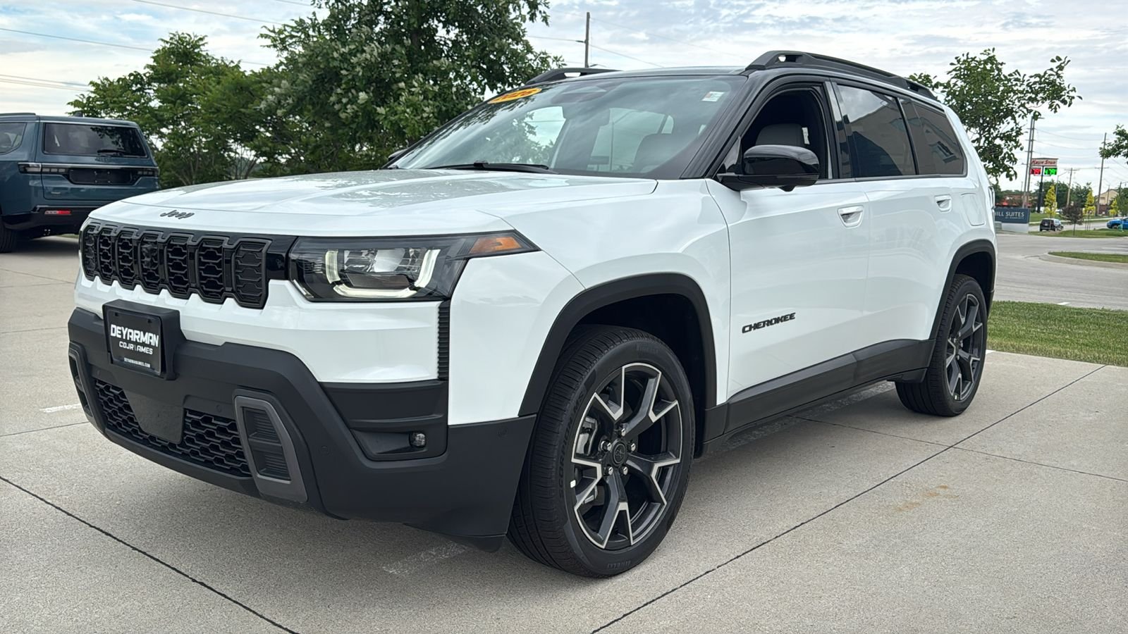 New 2026 Bright White Clear-Coat Exterior Paint Jeep Overland image 5