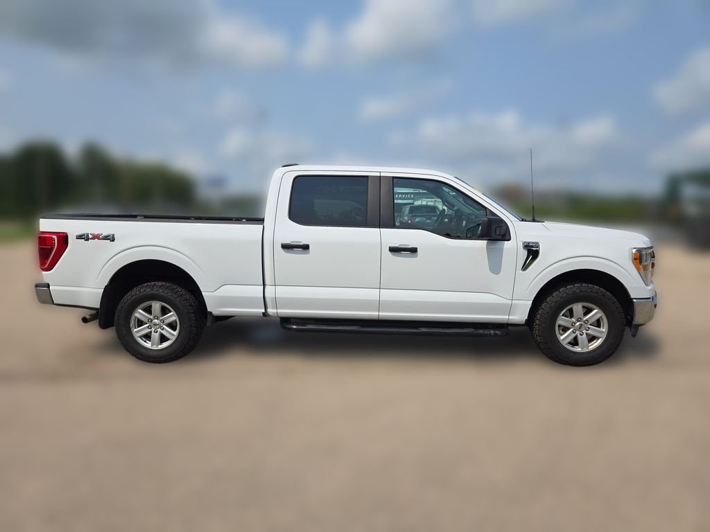 Certified Used 2022 Oxford White Ford XLT image 9