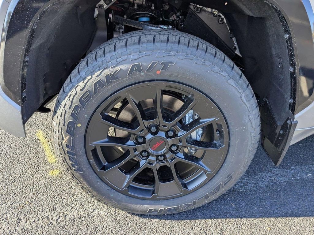 2025 Toyota Tundra Platinum - Photo 10