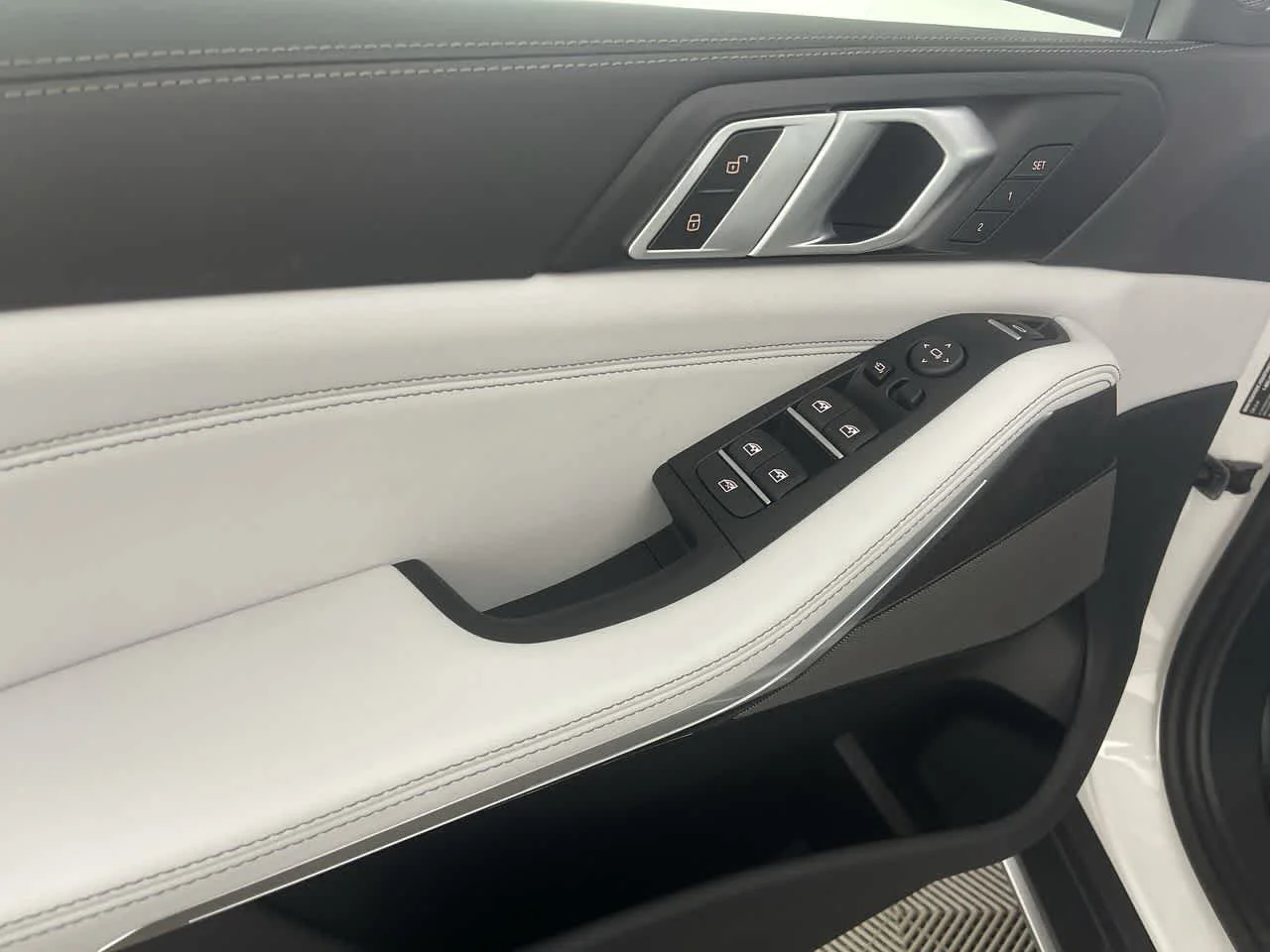 2025 BMW X5 40i - Photo 13