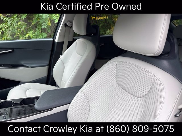 Certified Used 2024 Gray Kia Wind image 11