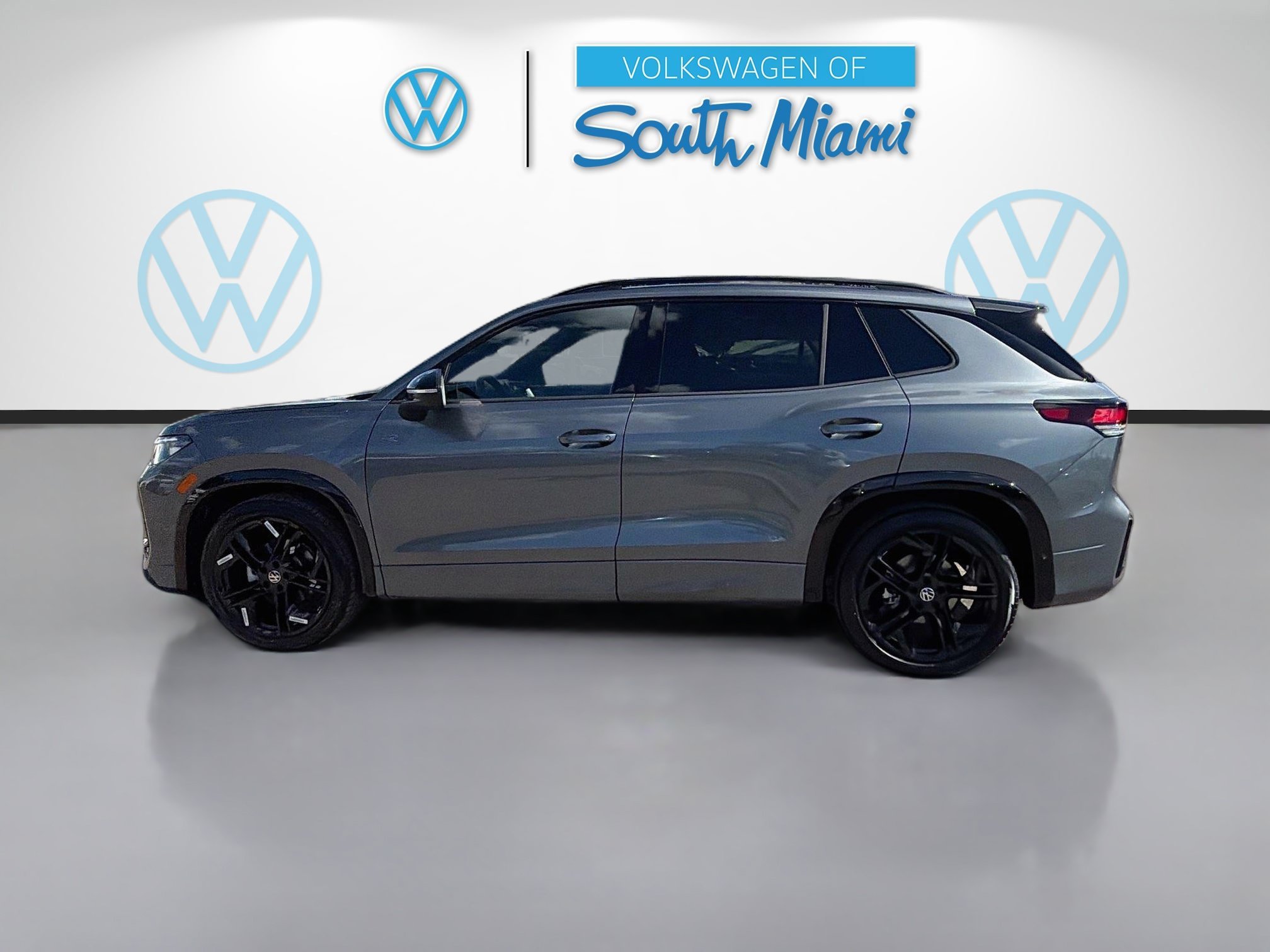 2026 Volkswagen Tiguan SE R-LINE BLACK - Photo 6
