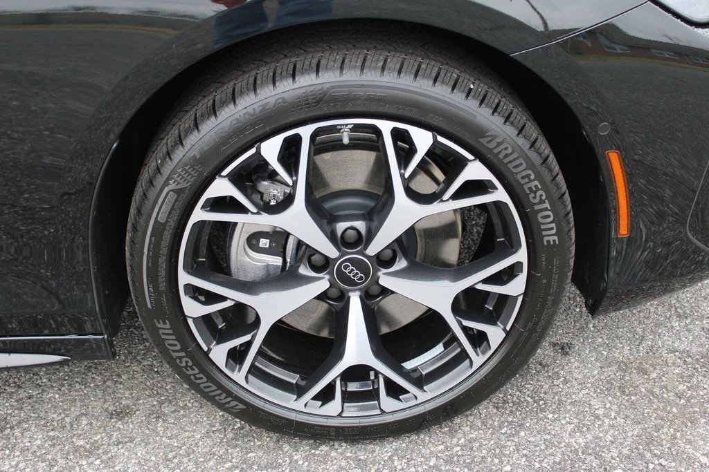 Used 2026 Green Metallic Audi Premium Plus image 34