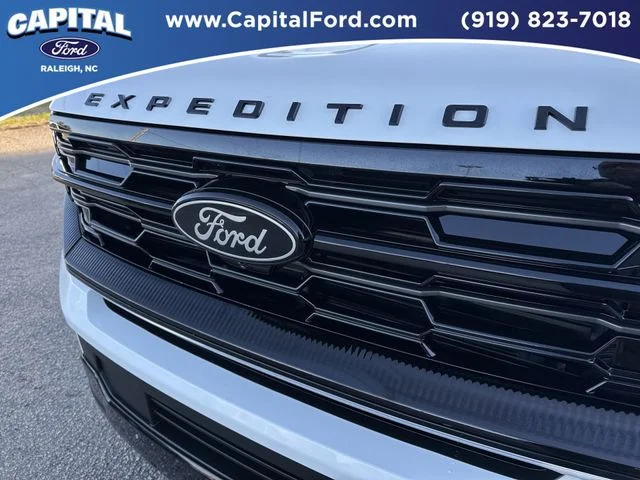 Used 2025 White Ford Platinum image 10