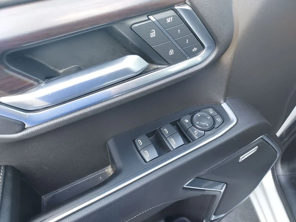 Used 2022 Silver GMC SLT image 19