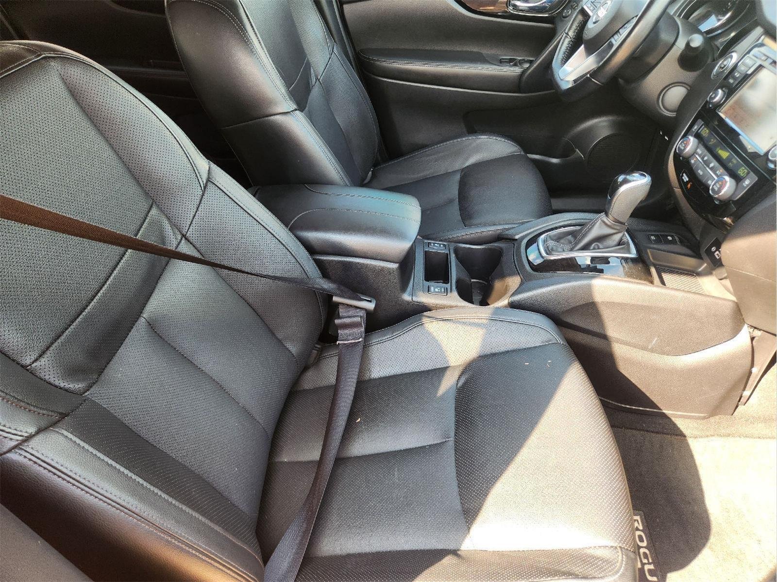 Used 2022 Scarlet Ember Pearl Metallic Nissan SL image 13