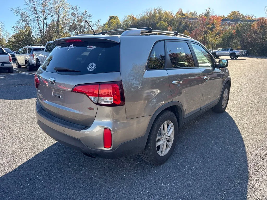 Used 2014 Gray Kia LX image 4