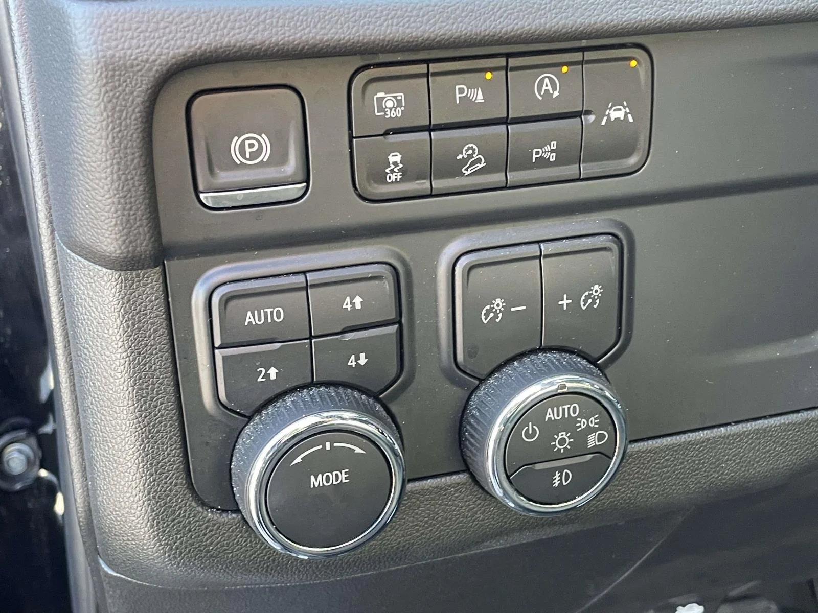 Used 2025 Black Chevrolet Z71 image 10