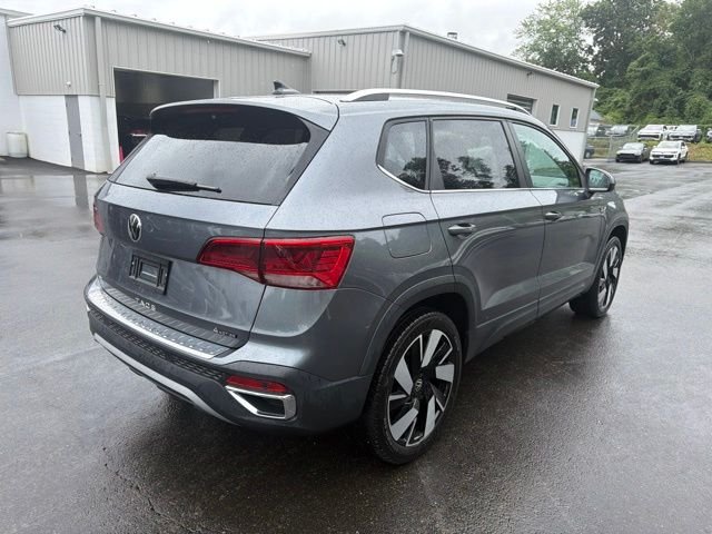 Certified Used 2024 Gray Volkswagen 1.5T SEL image 5