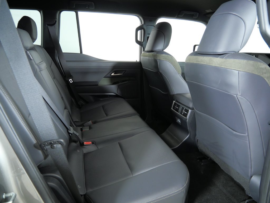 Used 2024 Silver Lexus 550 Overtrail image 22