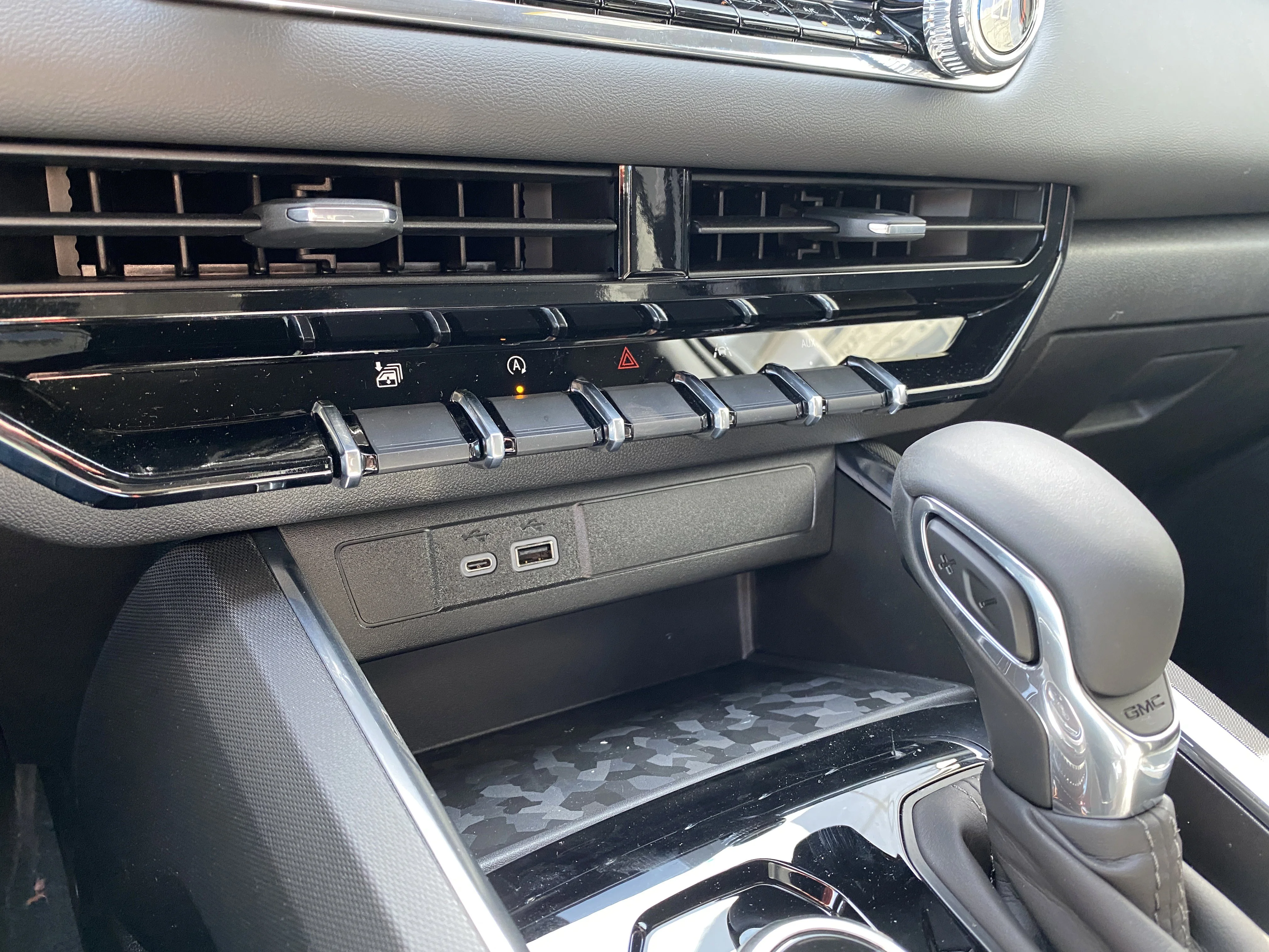 New 2026 ONYX BLACK GMC 4WD Elevation image 22