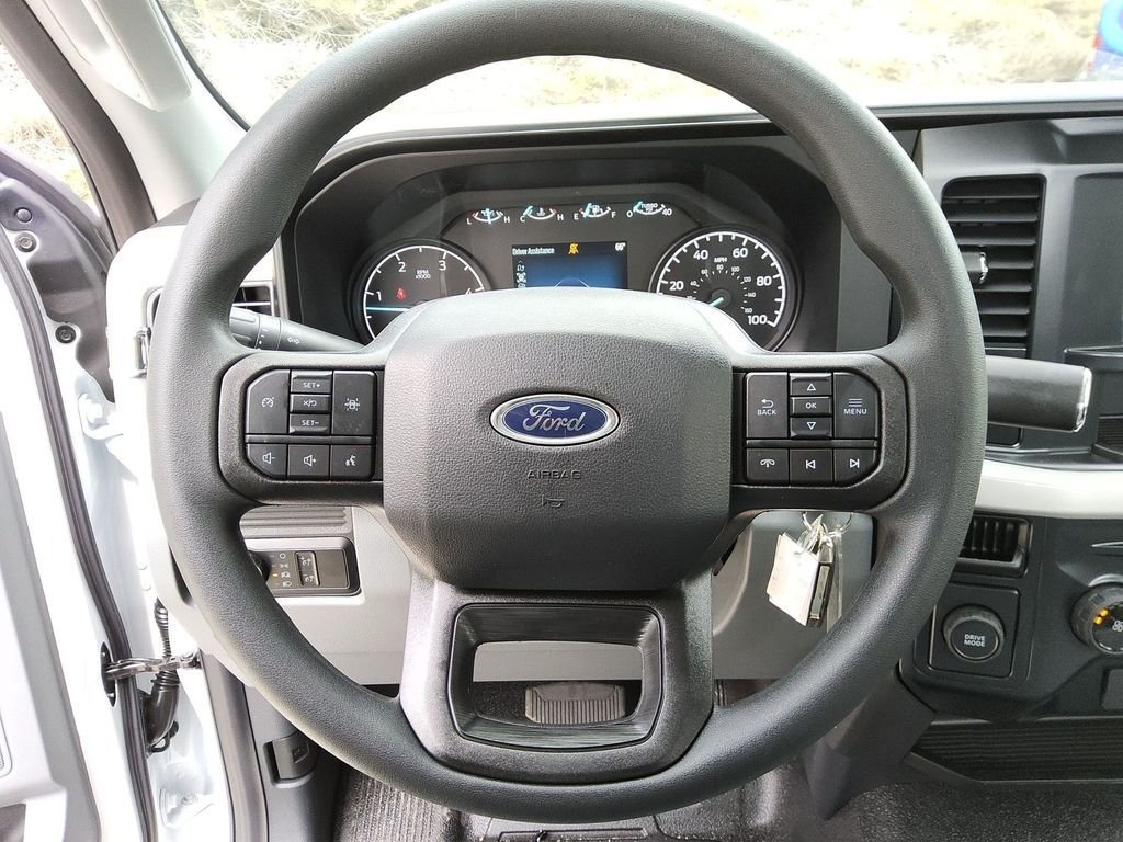 2025 Ford F-550 Super Duty Chassis Cab XL - Photo 10